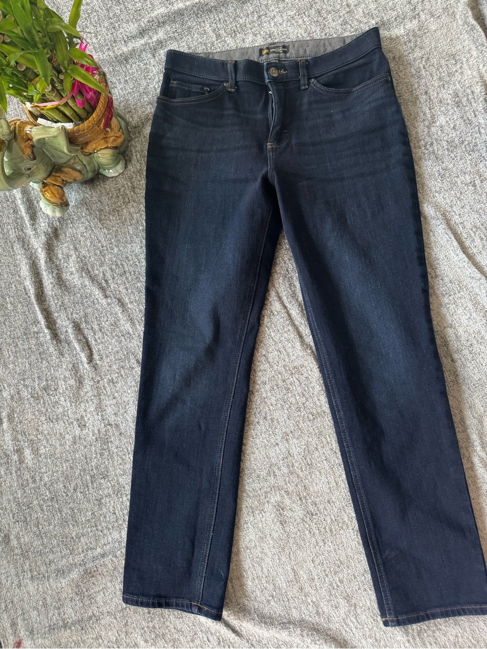 Lee Women's Straight Leg Jeans in Dark Indigo